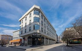 The Nirvanas Hotel